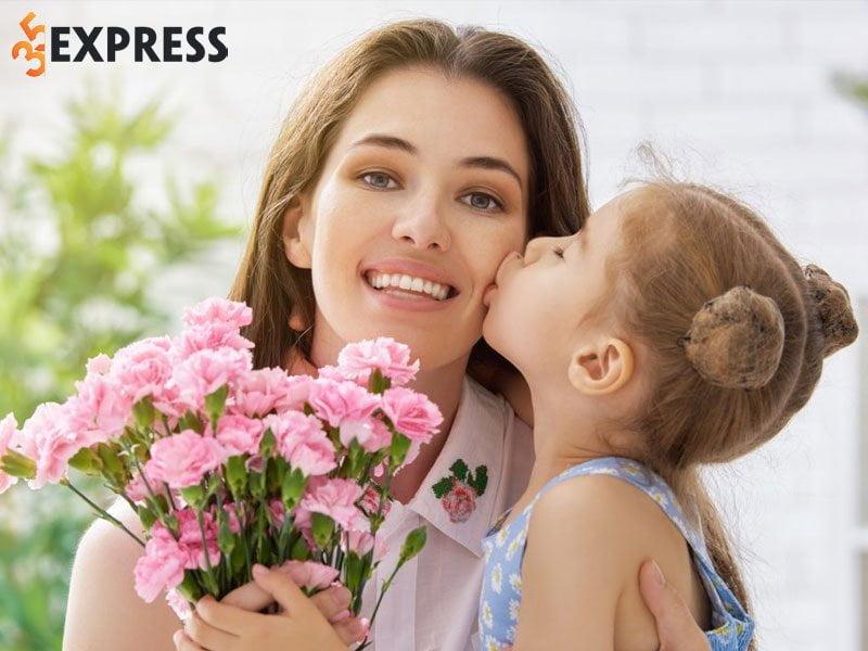 Bó hoa tươi thắm tặng mẹ nhân ngày 8/5