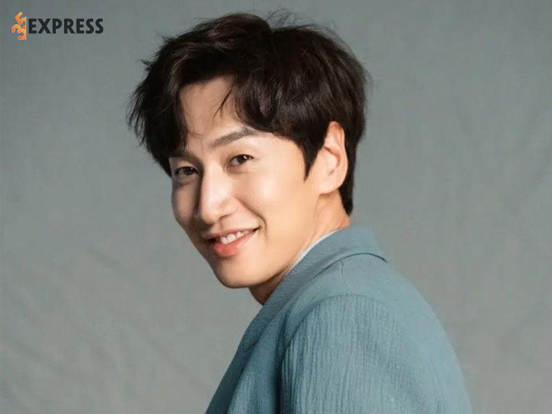 Chân dung Lee Kwang Soo