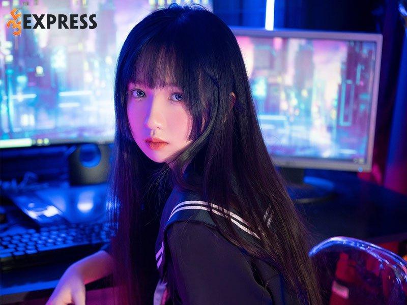 Hà Thảo Linh trong buổi stream