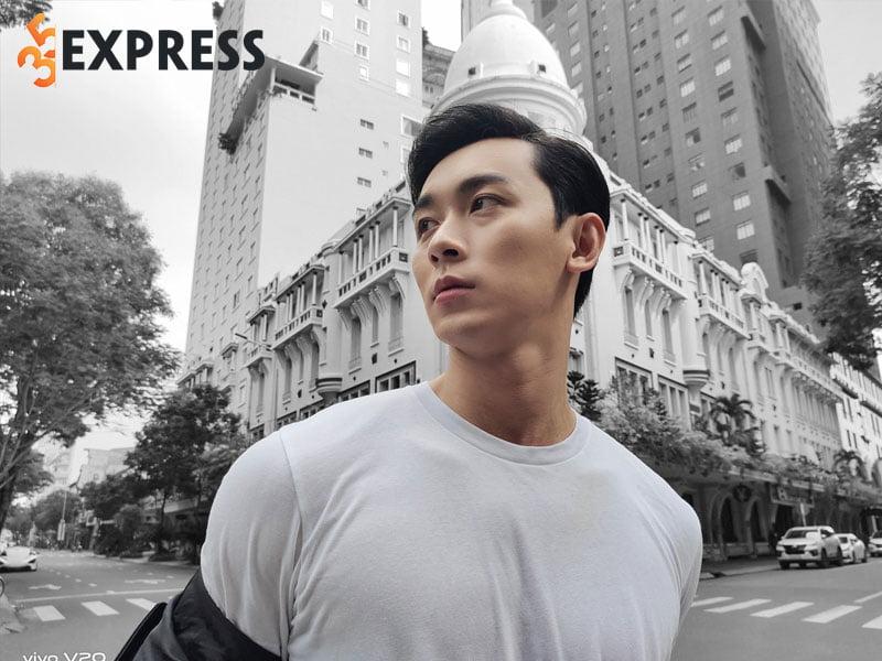 Hình ảnh Khánh Ngô suy tư