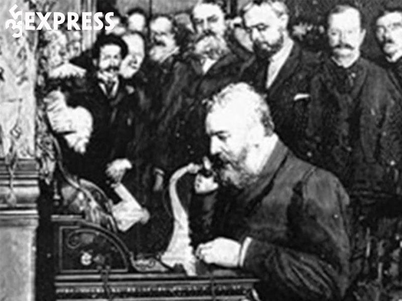 Hình ảnh minh họa Antonio Meucci đang nghiên cứu và chế tạo điện thoại, khẳng định vai trò tiên phong của ông trong lĩnh vực viễn thông.