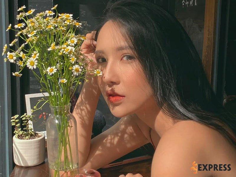 Hình ảnh Viên Vibi, nữ diễn viên và TikToker nổi tiếng với thân hình nóng bỏng.