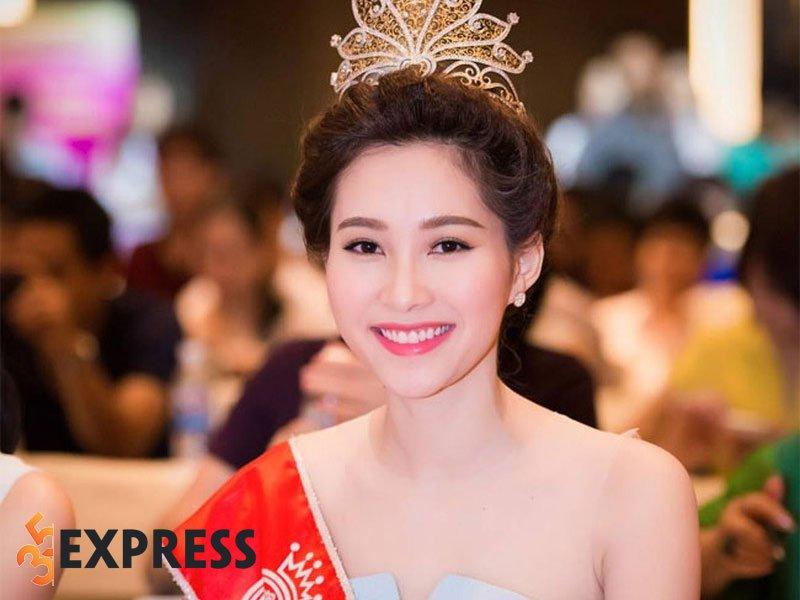 Hoa hậu Đặng Thu Thảo rạng rỡ trong khoảnh khắc đăng quang Hoa hậu Việt Nam 2012.