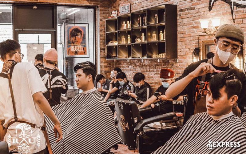 Học viên thực hành tại 4RAU