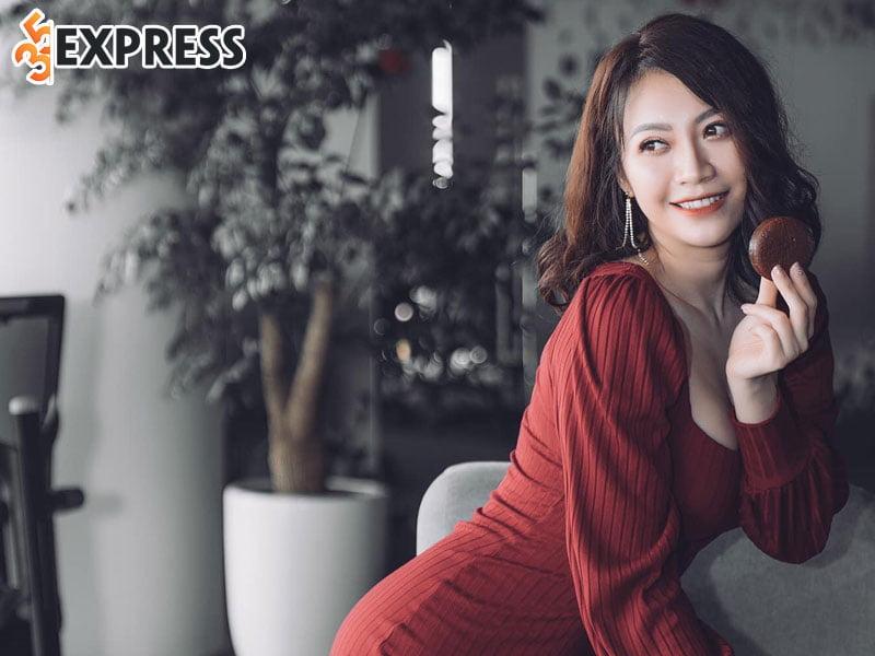Hot girl Ngân Lee - Ảnh chụp toàn thân