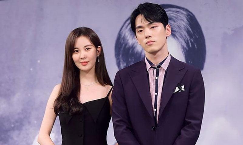 Kim Jung Hyun và Seohyun tại buổi họp báo phim Time