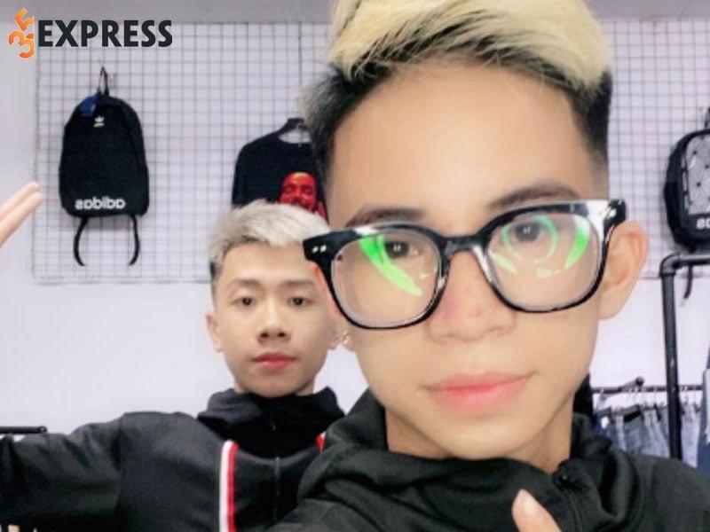 Nâu và Rô livestream trên TikTok