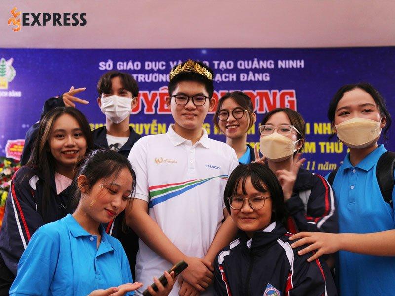 Nguyễn Hoàng Khánh trong cuộc thi Olympia 2021