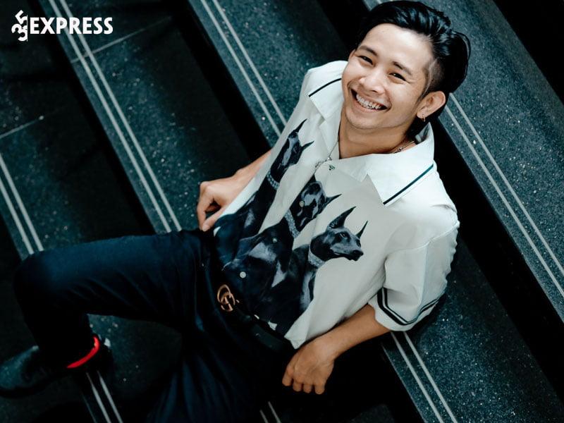 Ricky Star trong phòng thu