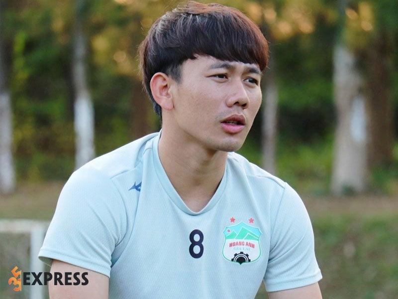 Trần Minh Vương ăn mừng bàn thắng tại Asiad 2018