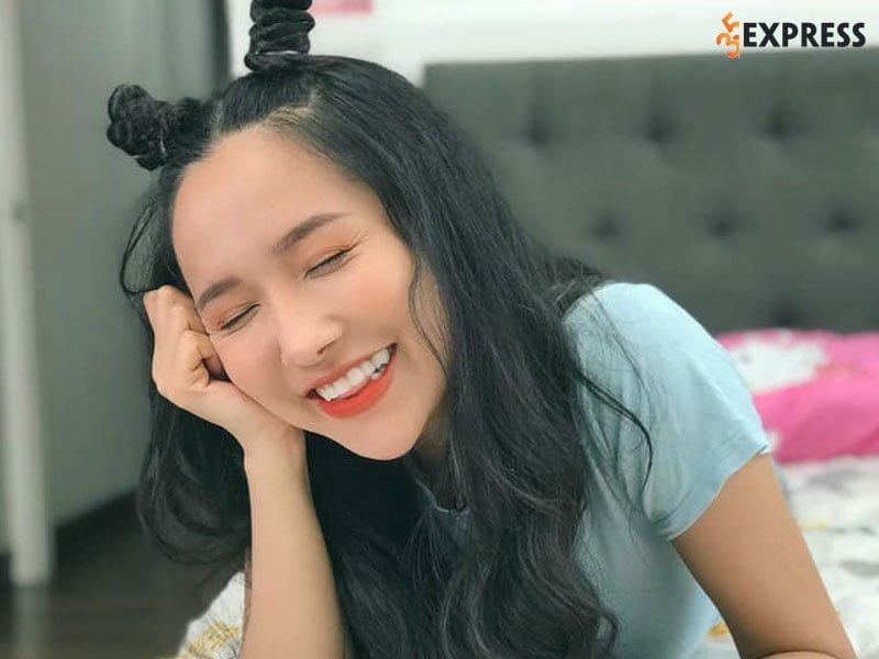 Viên Vibi với phong cách thời trang cá tính.